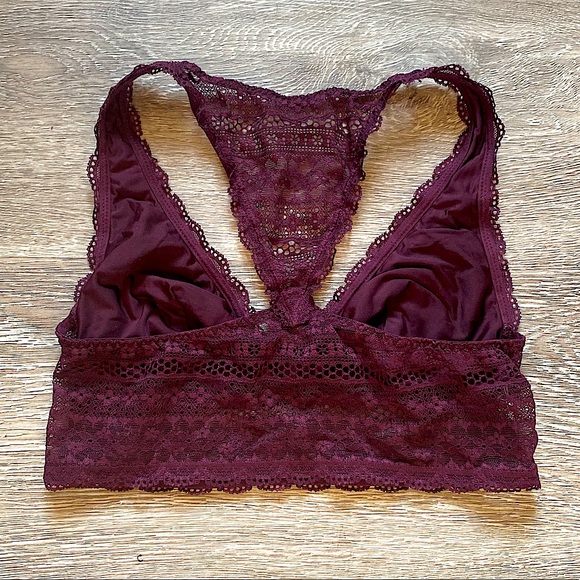 ⚠️💥‼️𝐅𝐑𝐄𝐄 𝐀𝐃𝐃-𝐎𝐍‼️💥 ⚠️ AMERICAN EAGLE || Maroon Lace Bralette | Small - Picture 2 of 12